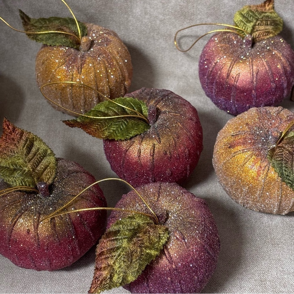 Vintage 12 Sugar Glitter Reddish & Gold
Apples With Gold String - Picture 7 of 7